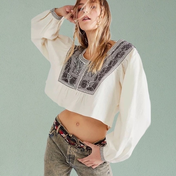 NWT FREE PEOPLE Iggie Embroidered Scoop Neck Long Sleeve Cotton Crop Top/Md - Picture 3 of 16